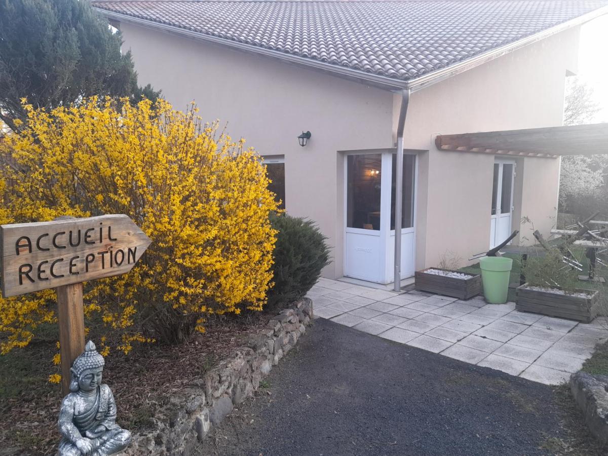 Hotel De L'Ile D'Amour Langeac Exteriör bild